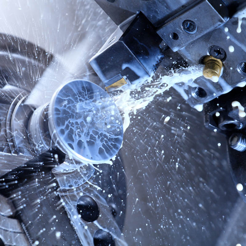 Aký je tok spracovania sústruhu na presné diely?
