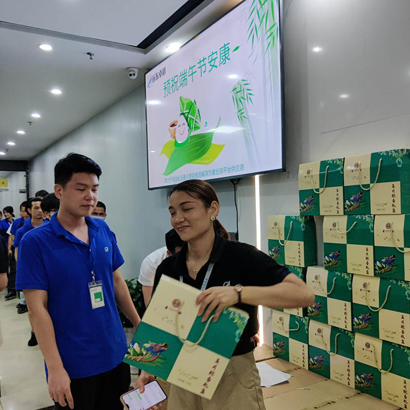 Technológia ďalekého východu praje všetkým zdravý festival dračích lodí
